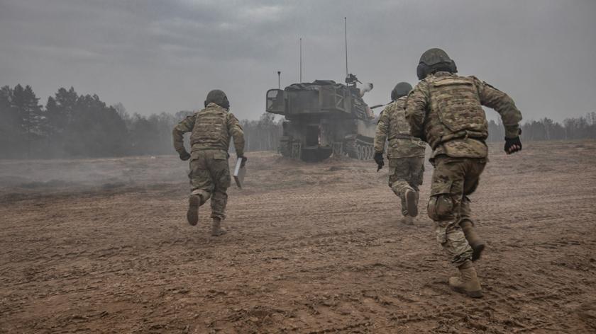 Czołgi US Army w drodze do Europy. Załadunek w porcie w Stanach Zjednoczonych