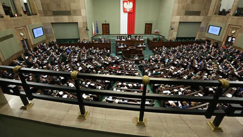 Gliński nie wystąpi w środę w Sejmie. Zmiany w regulaminie do komisji, prace w zwykłym trybie