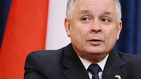 Lech Kaczyński uważa, że to on stoi na czele delegacji na szczyt UE