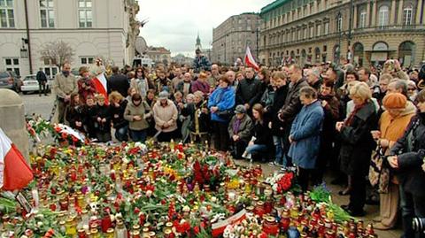 10 kwietnia 2010 w żałobie pogrążyła się cała Polska (TVN Fakty, 10.04.2010)