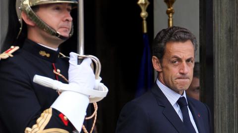 "Jego wysokość" Nicolas Sarkozy woli otaczać się niższymi ludźmi