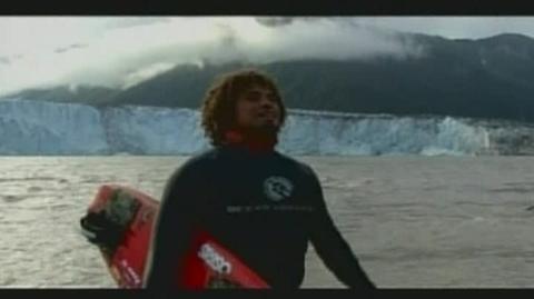 Hawajscy surferzy wrócili z wyprawy na lodowiec