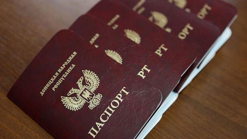 Separatyści wydają paszporty kursantom uczelni wojskowej w Doniecku 