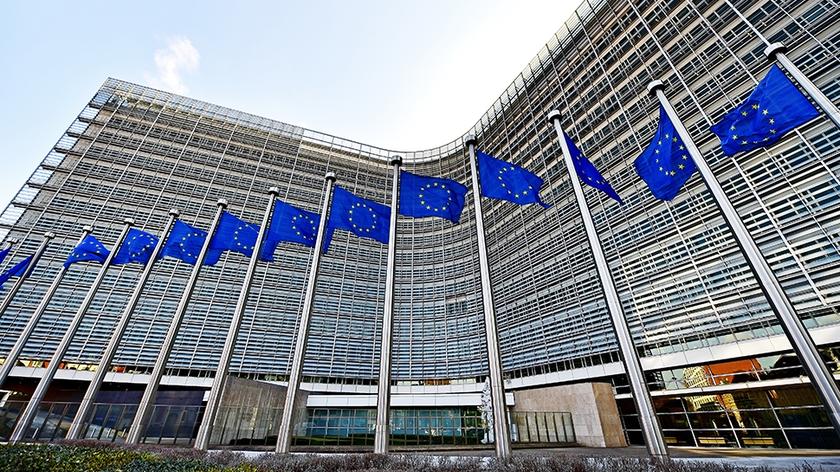 Komisja Europejska prowadzi wobec Polski procedurę kontroli praworządności