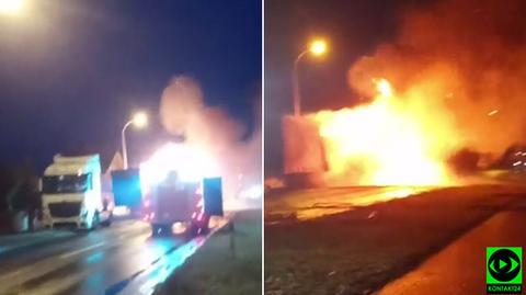 Pożar naczepy samochodu ciężarowego w Krzeszycach