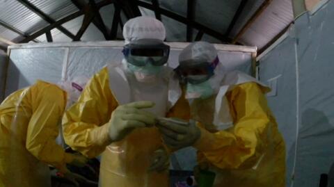 Wirus Ebola w natarciu. Objawy jak przy grypie