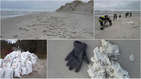 Bryły na plaży (filmik archiwalny)