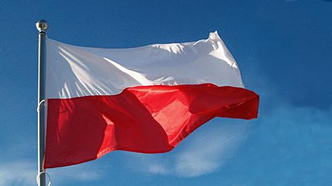 Z ulic Włocławka zniknęło ponad sto flag państwowych