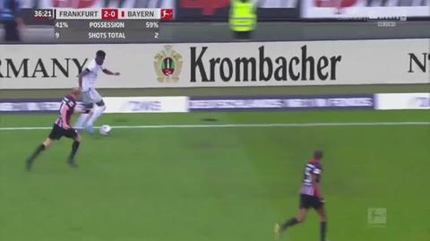 Gol Roberta Lewandowskiego w meczu z Eintrachtem Frankfurt