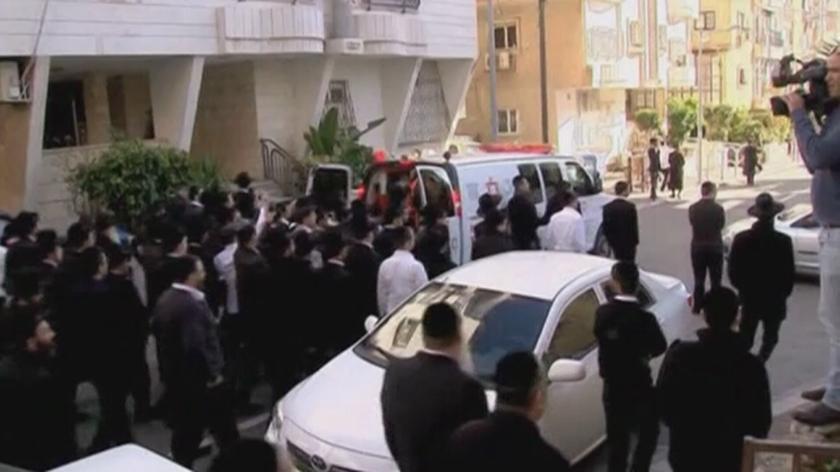Izrael: pogrzeb zabitego w zamachu 21-latka
