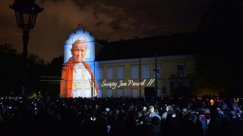 Jan Paweł II ponownie w oknie na Franciszkańskiej 3