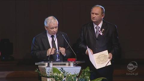 Jarosław Kaczyński podziękował za wyróżnienie (TVN24)