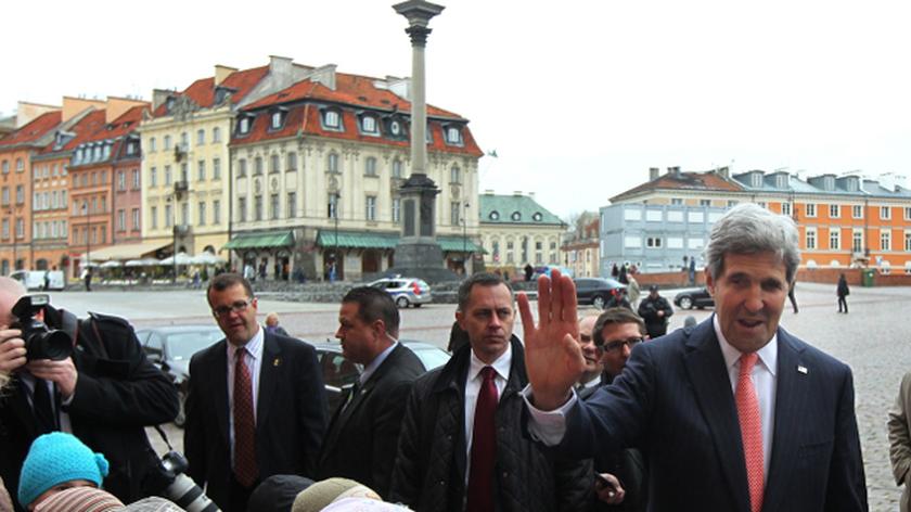 John Kerry na spacerze po Krakowskim Przedmieściu