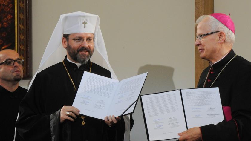 Zwierzchnik Ukraińskiego Kościoła Greckokatolickiego abp Światosław Szewczuk (L) i abp Józef Michalik (P)