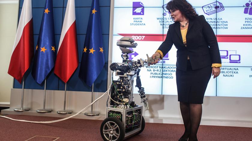 Kudrycka z robotem o przyszłości polskiej nauki 