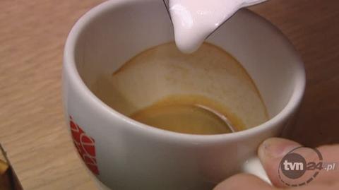 Latte Art to sztuka malowania mlekiem na kawie (fot. TVN24)
