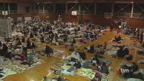 Ludzie mieszkający w pobliżu eletrowni Fukushima zostali ewakuowani (Reuters)
