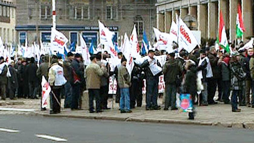 Manifestacja na placu Trzech Krzyży