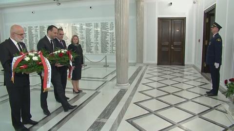 Marszałek Sejmu i wicemarszałkowie uczcili pamięć ofiar katastrofy smoleńskiej