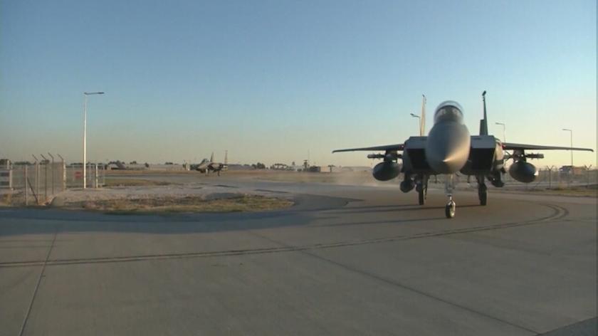 Myśliwce F-15 w tureckiej bazie lotniczej w Incirlik