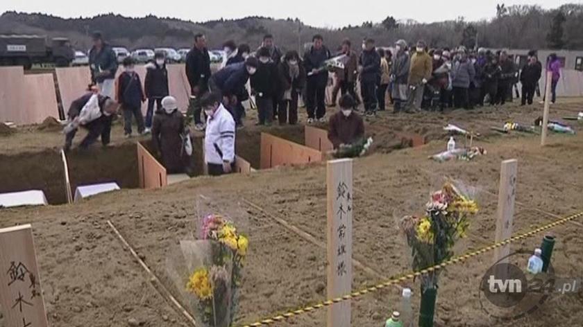 Ofiary chowane są w masowych grobach (Reuters)