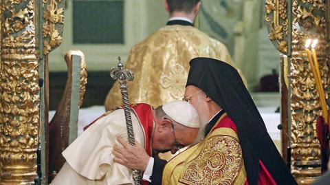 Papież poprosił patriarchę o błogosławieństwo. Otrzymał pocałunek w głowę