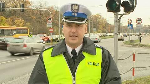Policja: Polacy, jedźcie na cmentarze autobusami