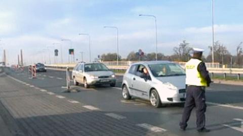 Policja przypomina kierowcom, by zwracali uwagę na oznakowanie tras