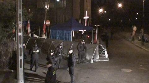 Policja zabezpiecza okolicę pod domem gen. Jaruzelskiego/TVN24