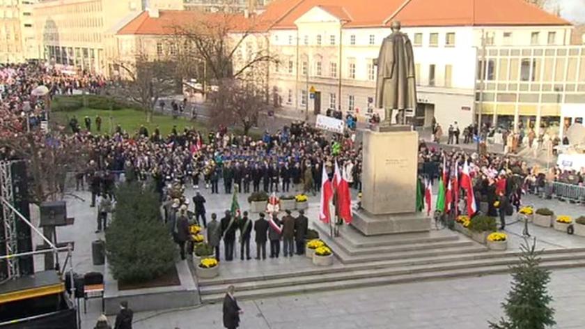 Prezydent Komorowski pod pomnikiem Witosa