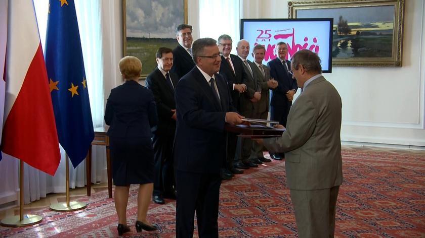 Prezydent Komorowski wręczył brytyjskiemu historykowi aktu nadania polskiego obywatelstwa