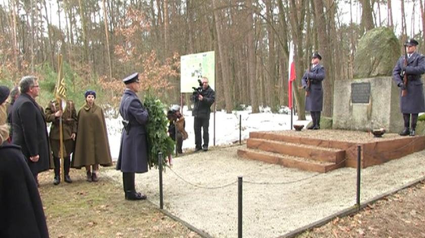 Prezydent złożył wieniec pod pomnikiem upamiętniającym bitwę pod Żyrzynem