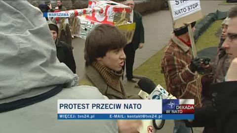 Przeciwnicy NATO protestowali na uczelni (TVN24)