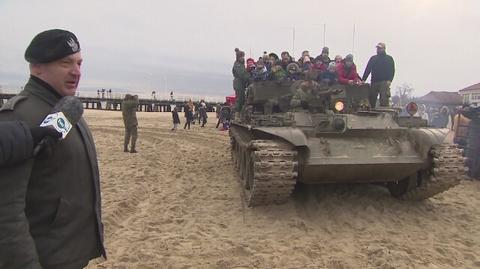 Przejażdżka czołgiem po plaży w Sopocie