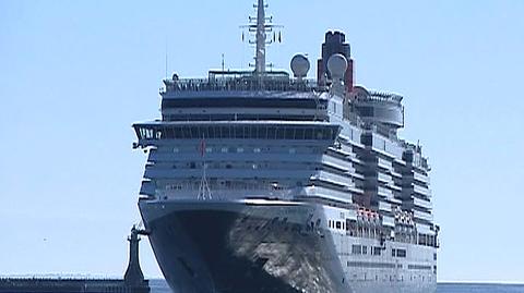 "Queen Victoria" wpływa do portu