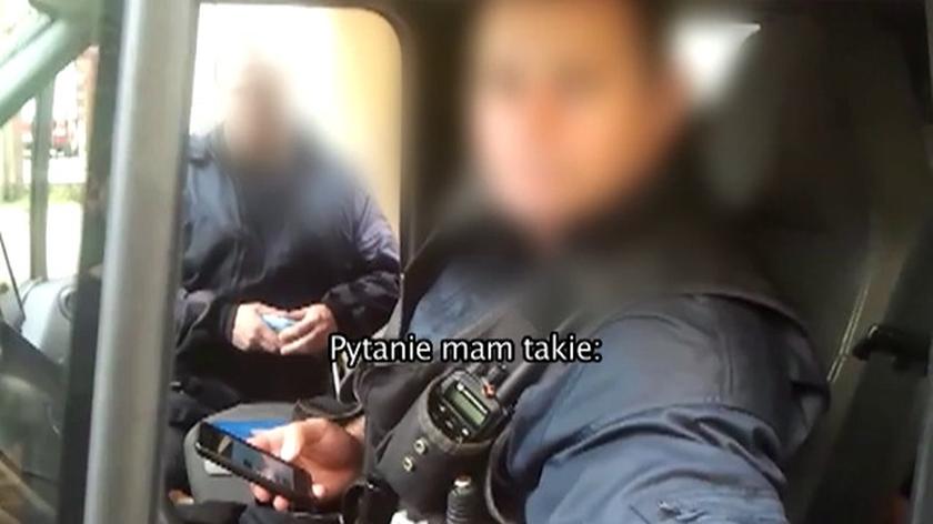 Reporter dopytuje policjantów, dlaczego złamali prawo