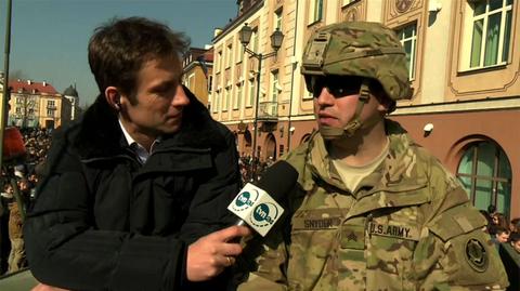 Reporter TVN24 w rozmowie z amerykańskim żołnierzem