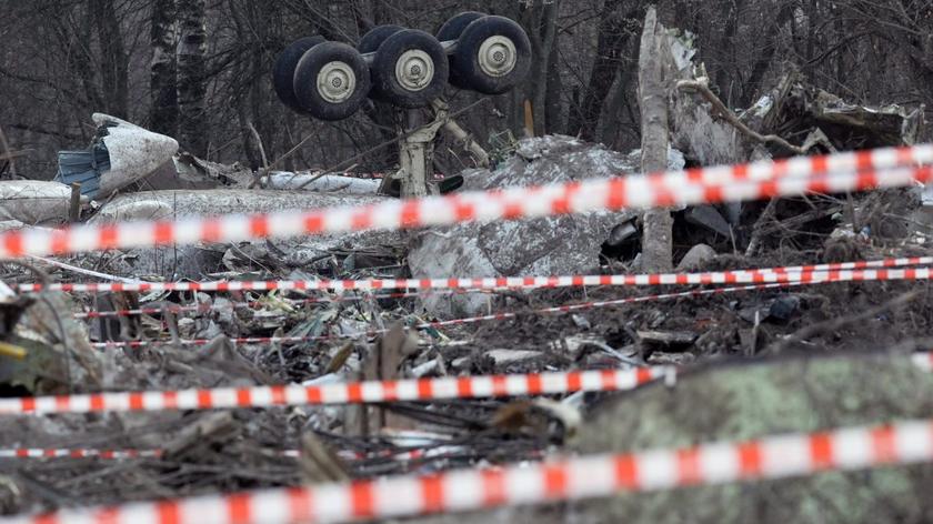 Reporterzy TVN24 relacjonują obchody rocznicy katastrofy na Powązkach i w Smoleńsku