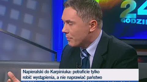 Senastian Karpiniuk broni pomysłu budowy boisk (TVN24)