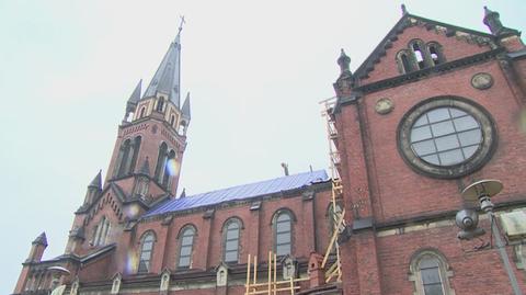 Sosnowiecka katedra po pożarze nadal niszczeje. "Odpadł fragment fresku Tetmajera"