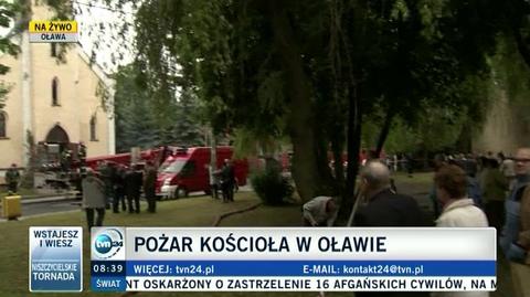 Świadkowie opowiadają, że z dachu spadały dachówki