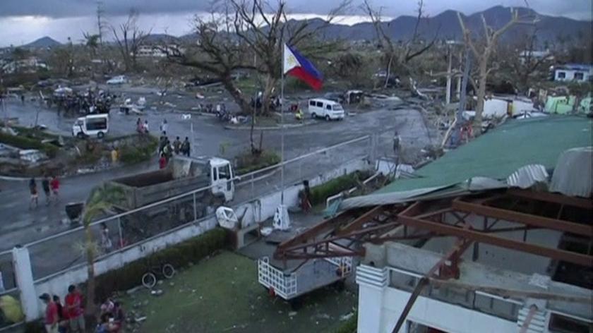 Tajfun Haiyan pochłonął 10 tysięcy ofiar
