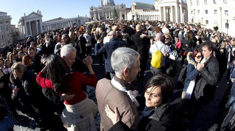 Tango dla papieża. 7 tysięcy tancerzy zatańczyło w 78. urodziny Franciszka