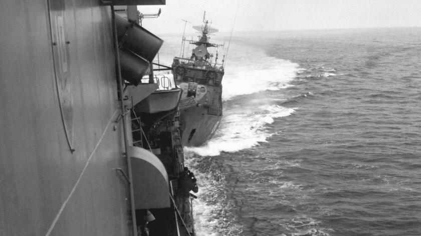 Taranowanie USS Caron