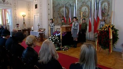 Trumna z ciałem prezydenta Ryszarda Kaczorowskiego wraca do Polski (TVN24, 15.04.2010)
