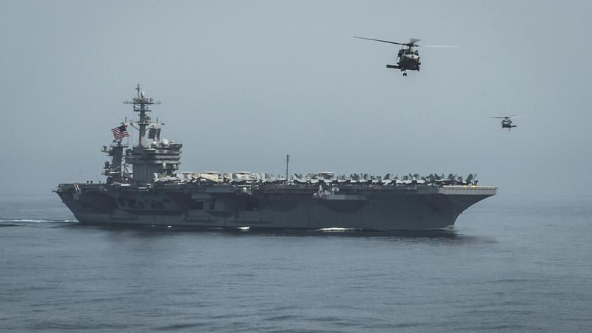 USS Roosevelt u wybrzeży Jemenu (nagranie z 2015 r.)
