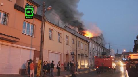 W pożarze kamienicy zginęła jedna osoba (Kontakt TVN24)