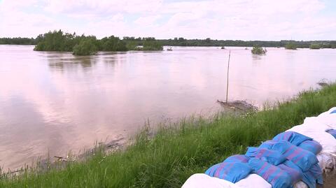 W Sandomierzu wciąż są umacniane wąły powodziowe