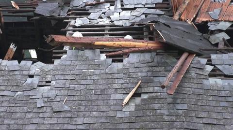 Zerwane dachy i połamane drzewa w Chrośnicy