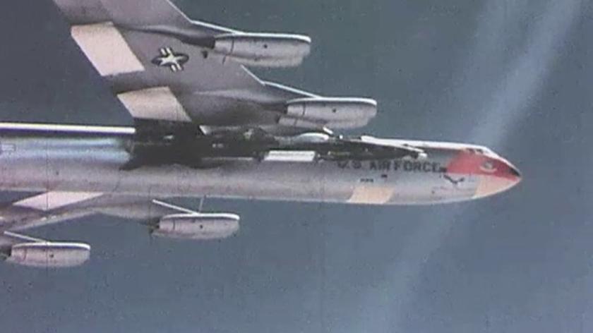 Zrzucenie X-15 z "statku-matki" i początek lotu